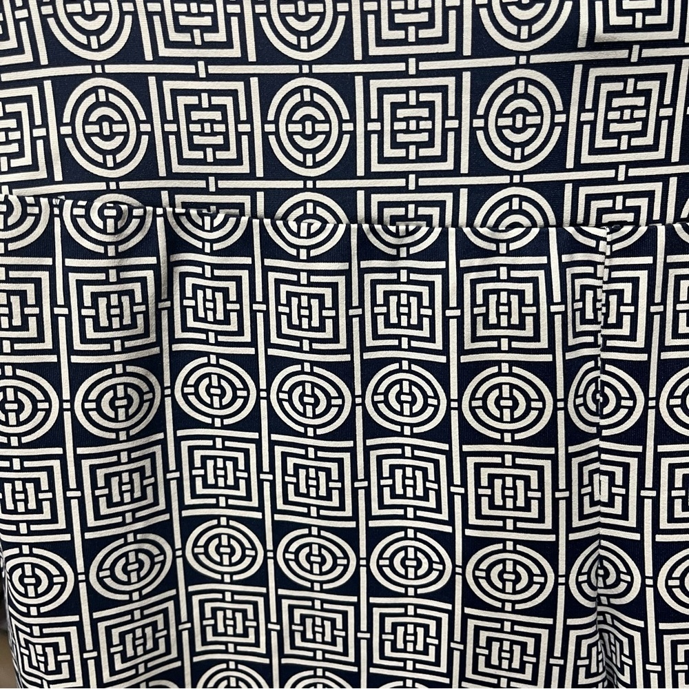 J. McLaughlin Geometric Navy and White  Pants 10 - Picture 3 of 8